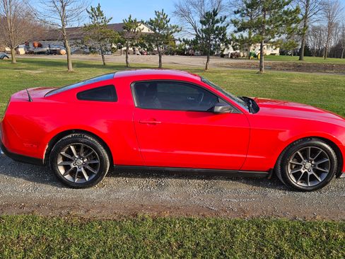 Used 2011 Ford Mustang Premium w/ 203A Rapid Spec Order Code image 5