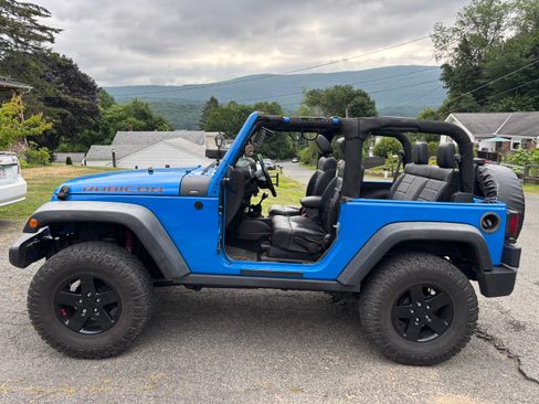 Used 2012 Jeep Wrangler Rubicon w/ PWR Convenience Group image 16