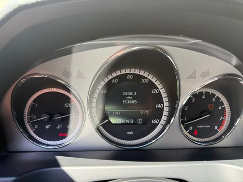 Used 2011 Mercedes-Benz C 300 C 300 4MATIC Luxury Sedan 4D image 2