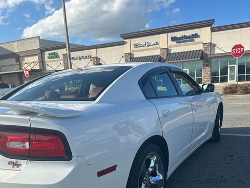 Used 2014 Dodge Charger R/T image 4
