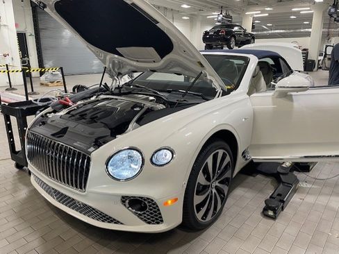 Used 2024 Bentley Continental GT V8 AWD/4WD image 8