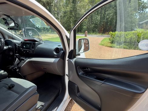 Used 2015 Nissan NV200 SV w/ Back Door Glass Package FWD image 25
