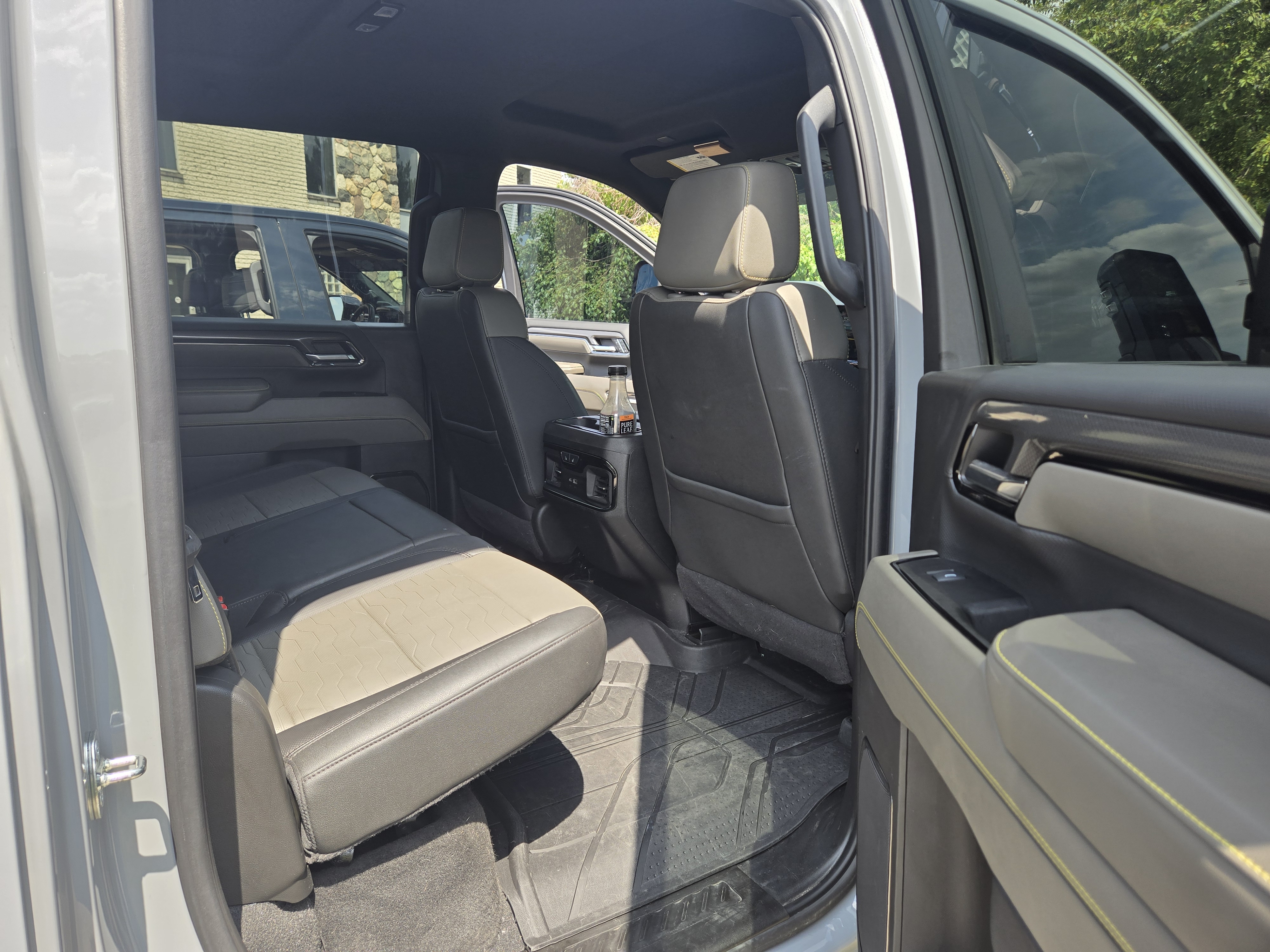 Used 2024 Chevrolet Silverado 2500 ZR2 w/ Technology Package AWD/4WD image 14
