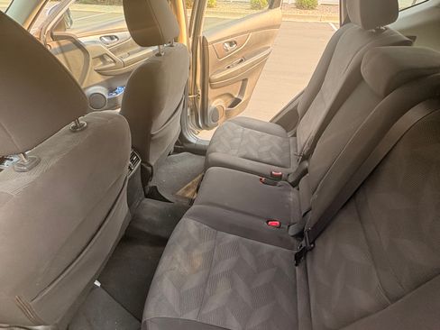 Used 2016 Nissan Rogue S AWD/4WD image 12