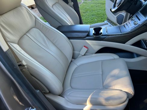 Used 2020 Lincoln Nautilus Reserve w/ Equipment Group 201A image 6