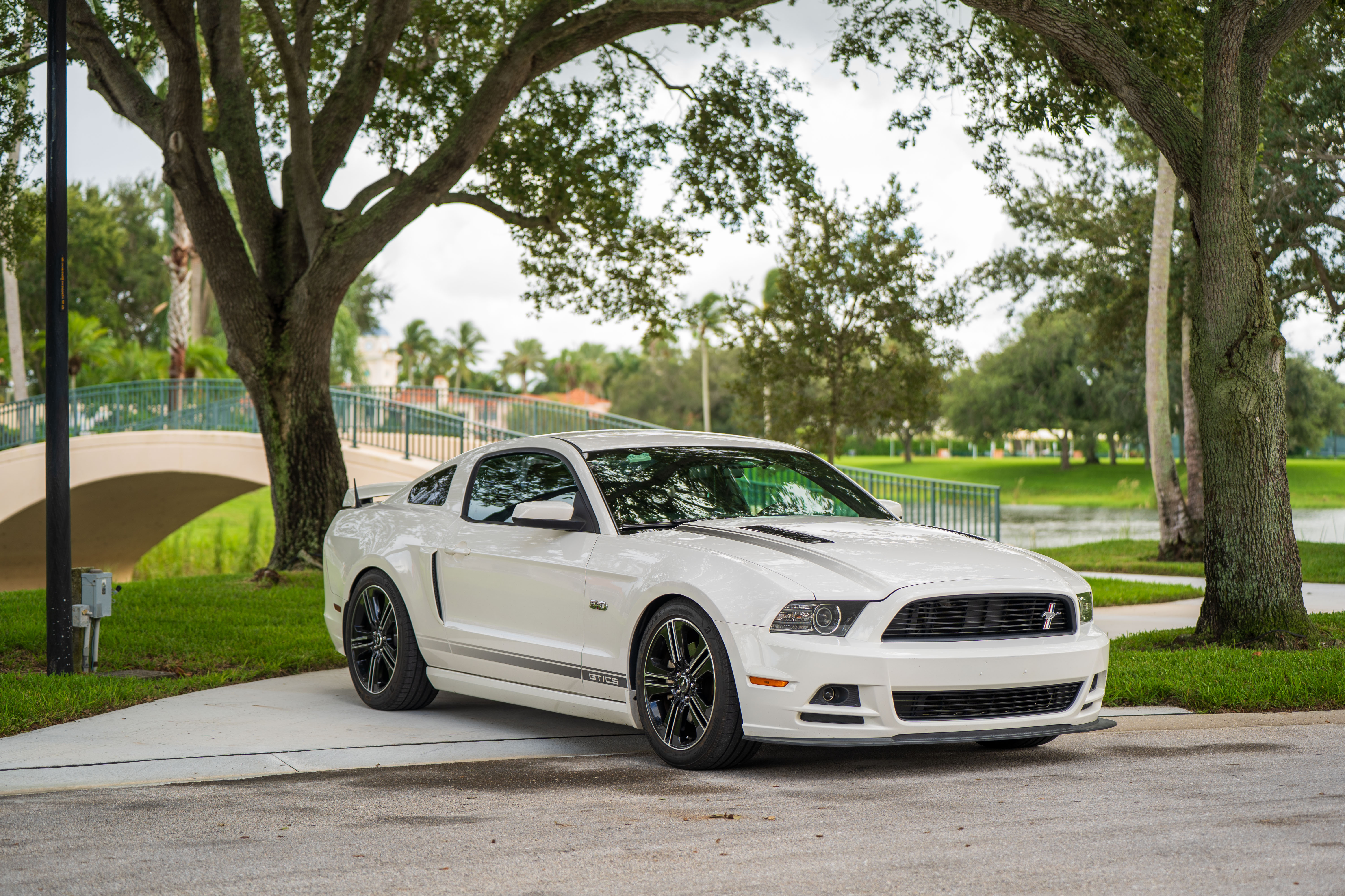 Used 2013 Ford Mustang GT Premium RWD image 1