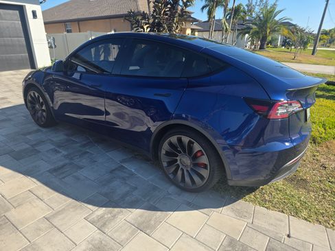 Used 2020 Tesla Model Y Performance image 5