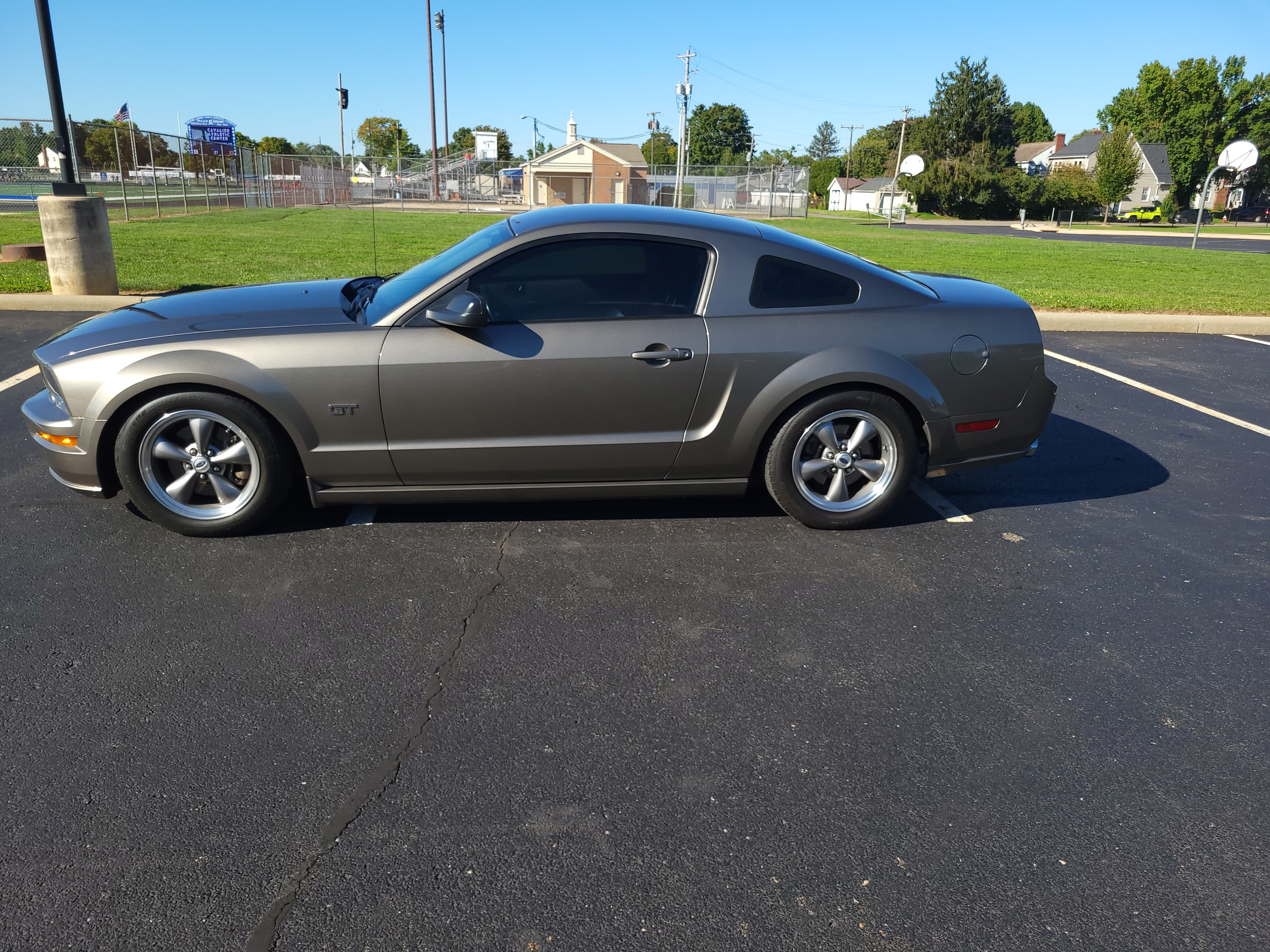 Used 2005 Ford Mustang GT RWD image 1