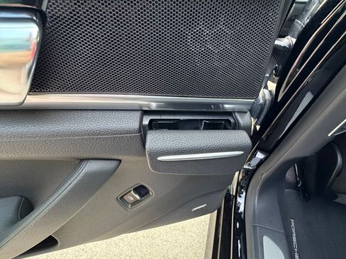 Used 2016 Porsche Panamera image 18