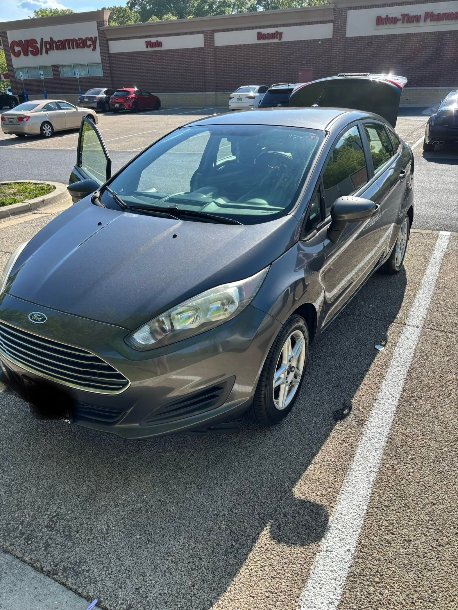 Used 2017 Ford Fiesta SE FWD image 4