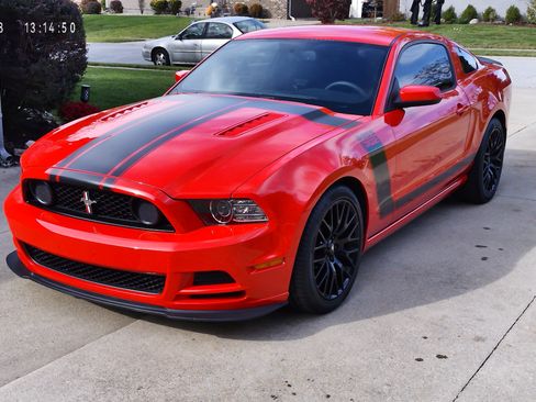 Used 2013 Ford Mustang Boss 302 w/ Boss 302 Accessory Pkg RWD image 2