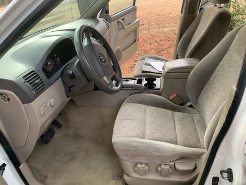Used 2006 Kia Sorento LX image 10