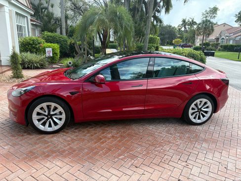 Used 2023 Tesla Model 3 Standard Range RWD image 4