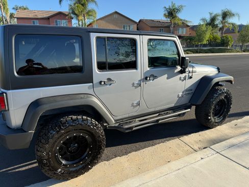 Used 2017 Jeep Wrangler Unlimited Sport w/ Quick Order Package 24S AWD/4WD image 11