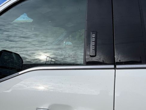 Used 2024 Ford F350 Lariat w/ Chrome Package image 2