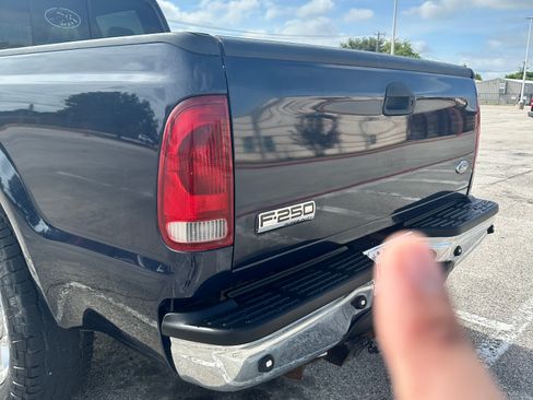 Used 2005 Ford F250 Lariat RWD image 6