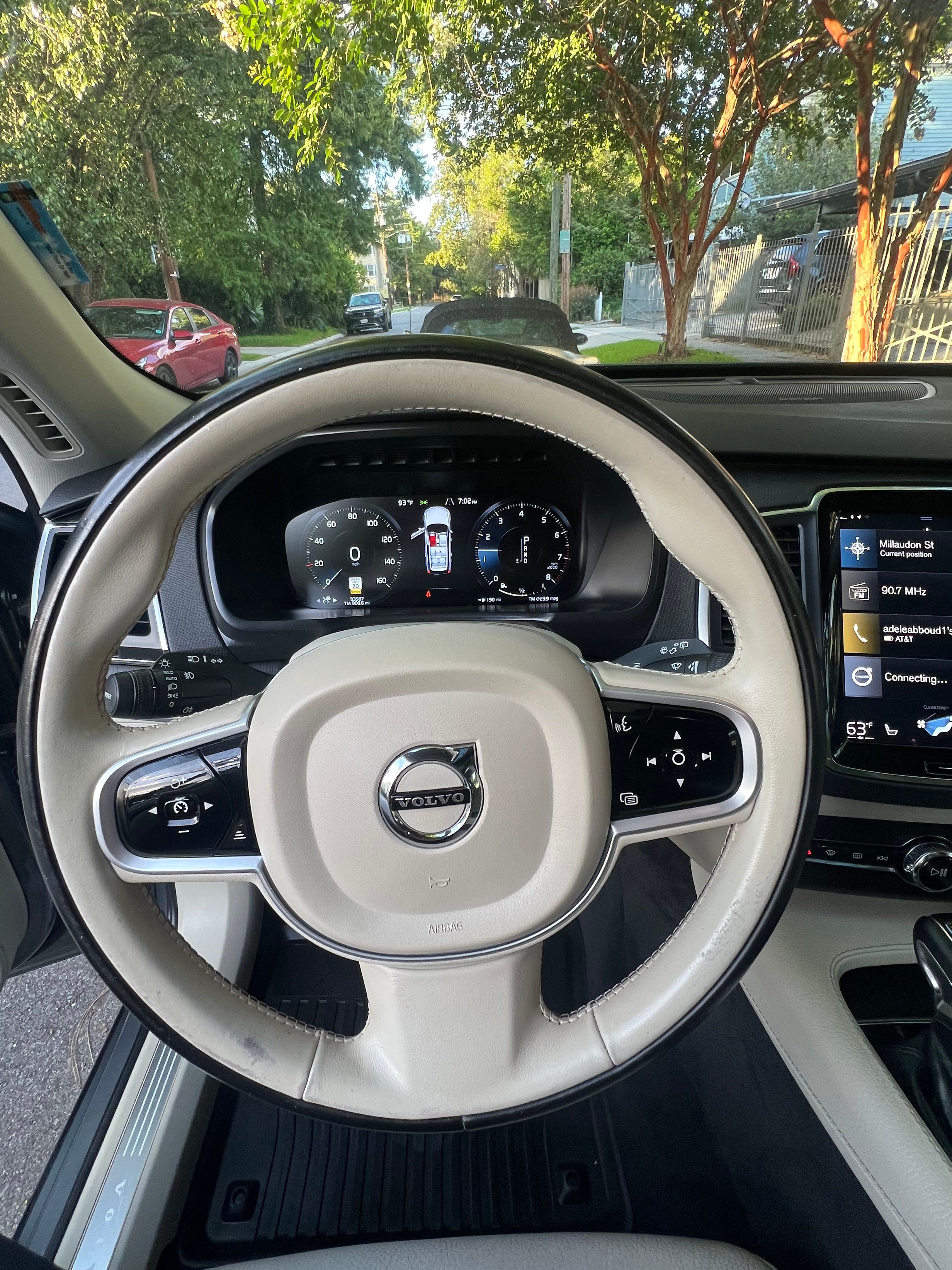 Used 2020 Volvo XC90 T5 Momentum w/ Protection Package Premier FWD image 32