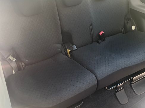 Used 2009 Toyota Yaris S FWD image 10