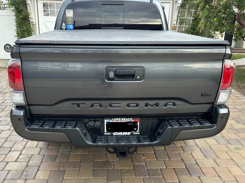 Used 2023 Toyota Tacoma TRD Off-Road image 6