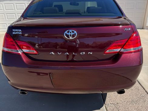 Used 2007 Toyota Avalon XLS FWD image 4