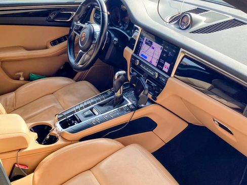 Used 2020 Porsche Macan image 2