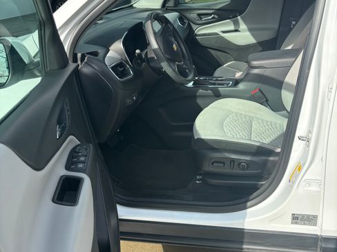 Used 2019 Chevrolet Equinox LT image 11