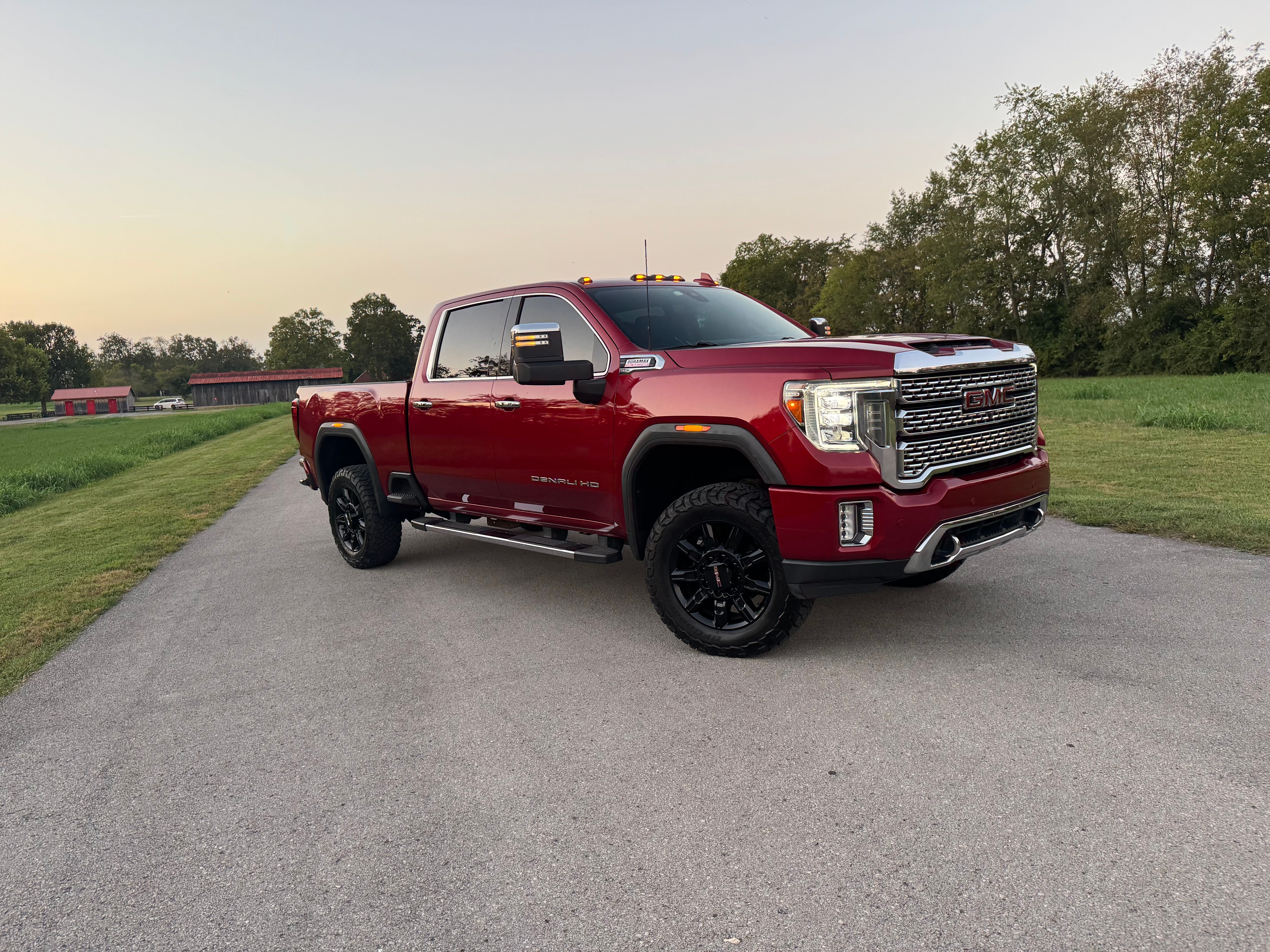 Used 2023 GMC Sierra 2500 Denali w/ Denali Ultimate Package AWD/4WD image 11