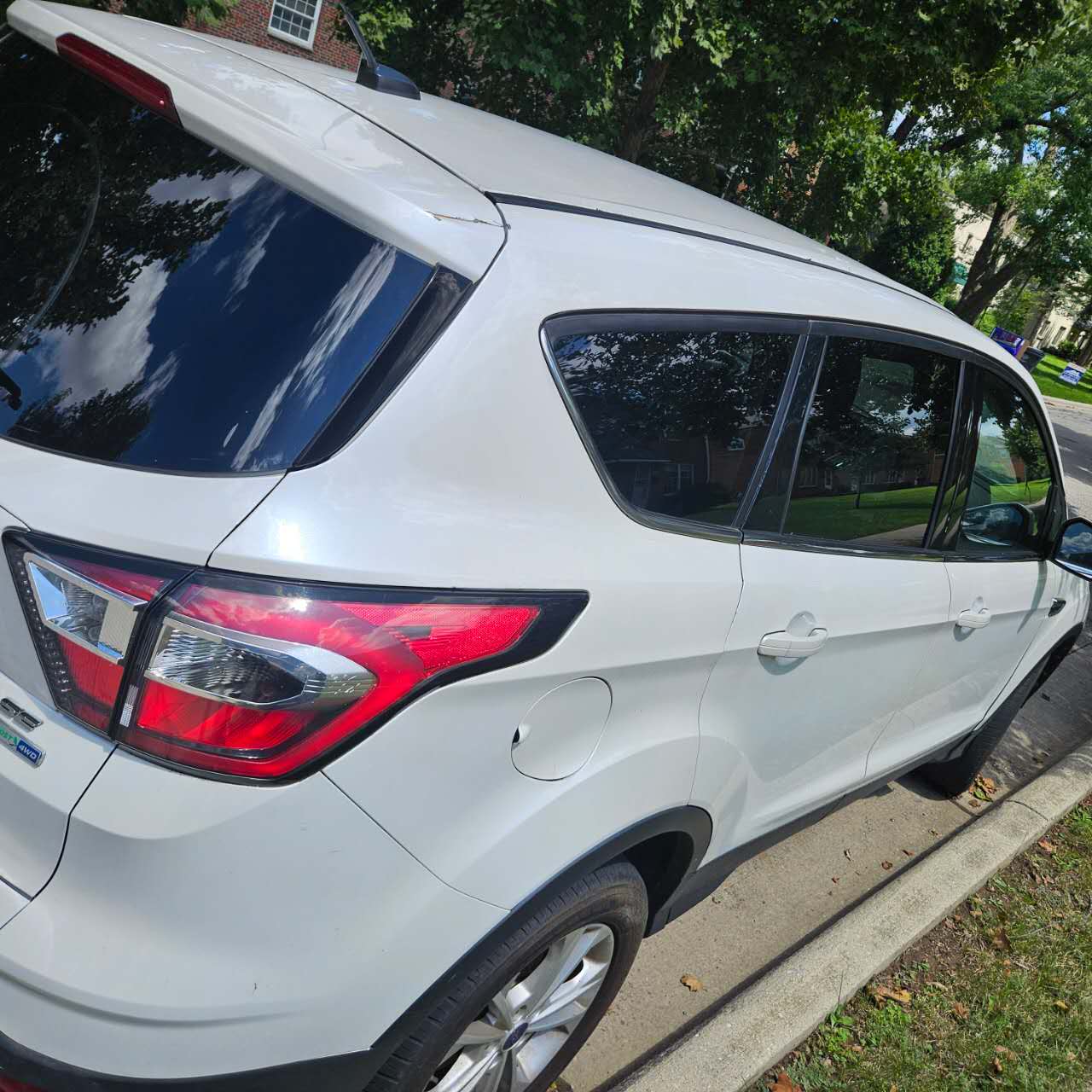 Used 2017 Ford Escape SE AWD/4WD image 4