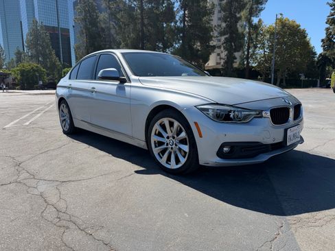 Used 2018 BMW 320i Sedan RWD image 6