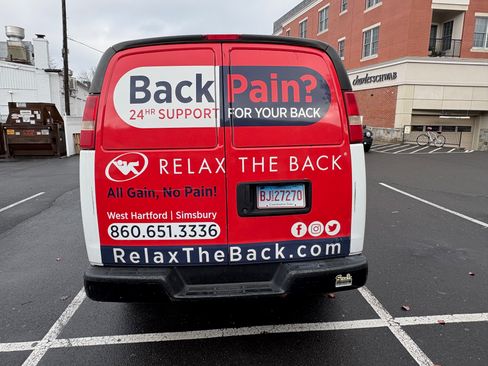 Used 2012 Chevrolet Express 2500 Extended image 2