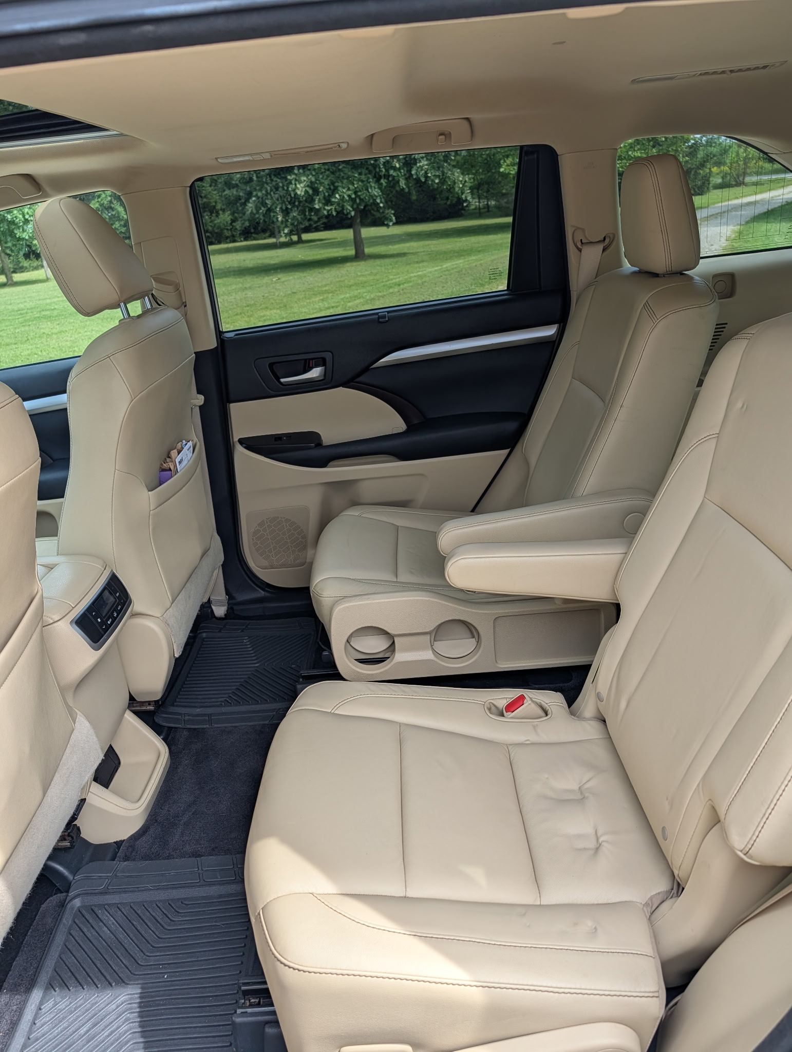 Used 2014 Toyota Highlander XLE AWD/4WD image 13