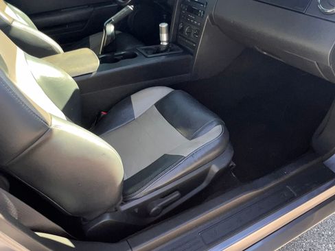 Used 2006 Ford Mustang GT Premium image 9