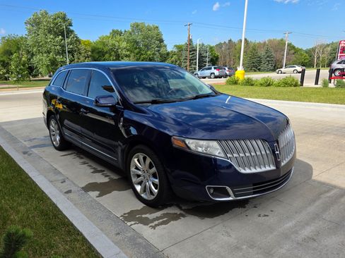 Used 2011 Lincoln MKT AWD w/ 101A Rapid Spec Order Code image 9