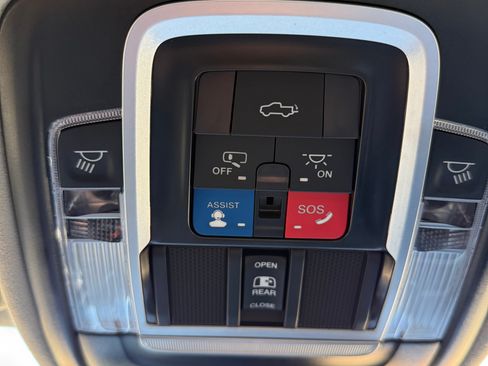 Used 2024 RAM 1500 Limited image 14