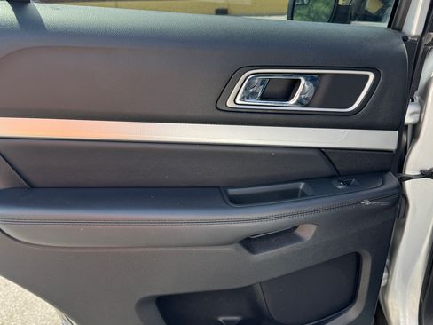 Used 2016 Ford Explorer XLT w/ Equipment Group 202A image 28