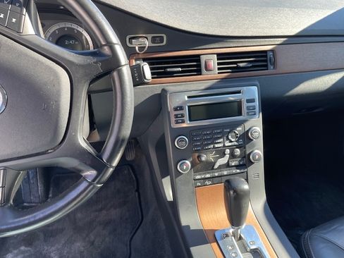 Used 2010 Volvo XC70 3.2 image 12