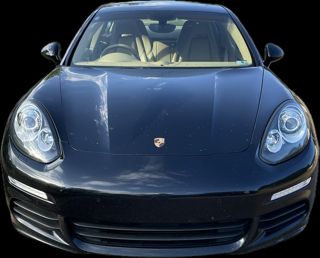 Used 2016 Porsche Panamera image 2