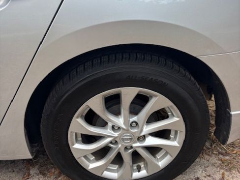 Used 2018 Nissan Sentra SV w/ Premium Package (P01) image 13