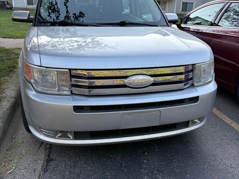 Used 2011 Ford Flex SEL w/ Convenience Pkg FWD image 13