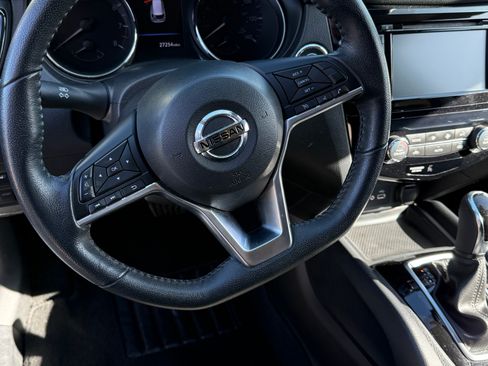 Used 2020 Nissan Rogue SV FWD image 15