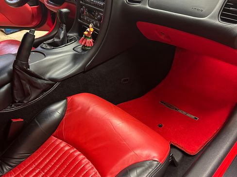 Used 2001 Chevrolet Corvette Z06 w/ Memory Pkg image 10