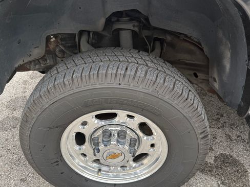 Used 2003 Chevrolet Silverado 2500 LT AWD/4WD image 24