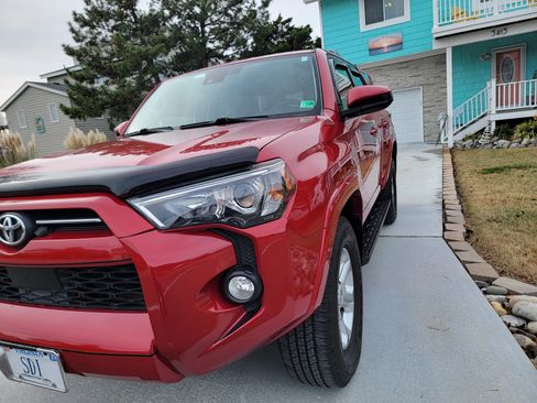 Used 2020 Toyota 4Runner SR5 image 2