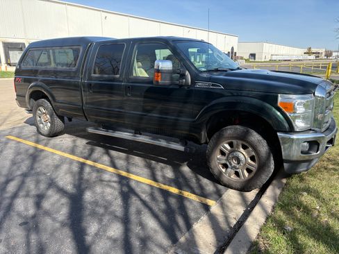 Used 2016 Ford F250 Lariat w/ Chrome Package image 4