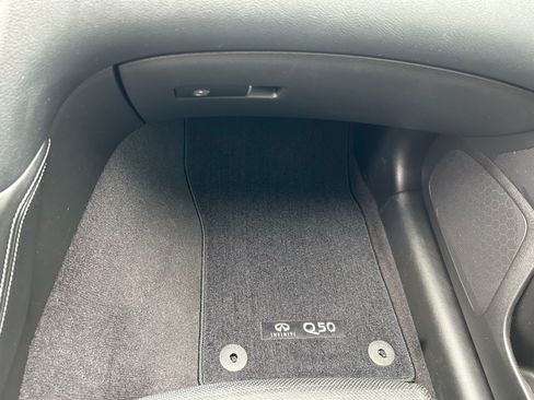 Used 2014 INFINITI Q50 w/ Deluxe Touring Package RWD image 18