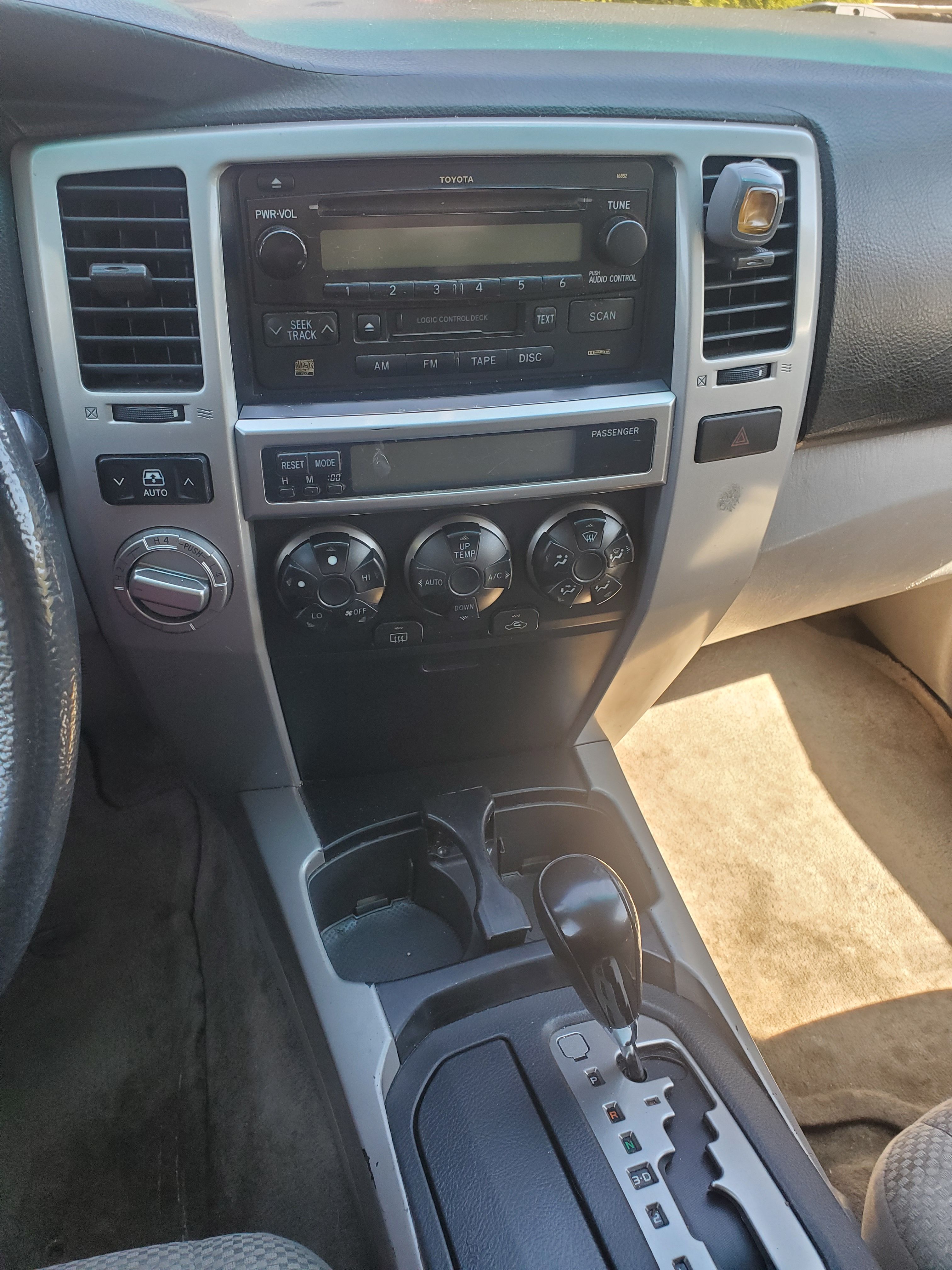 Used 2004 Toyota 4Runner Sport AWD/4WD image 10