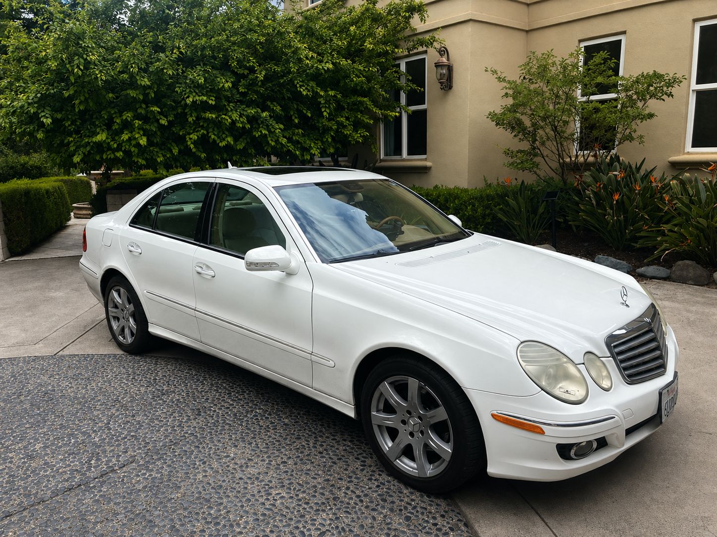 Used 2007 Mercedes-Benz E 350 4MATIC Sedan image 1