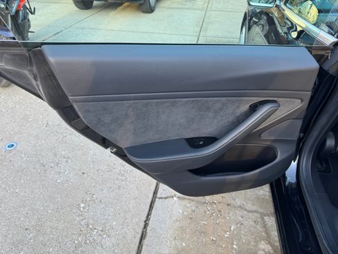 Used 2019 Tesla Model 3 Long Range image 23