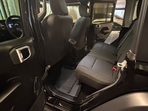 Used 2021 Jeep Wrangler Unlimited Sport image 11