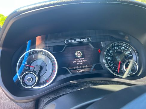 Used 2022 RAM 3500 Big Horn w/ Night Edition AWD/4WD image 23